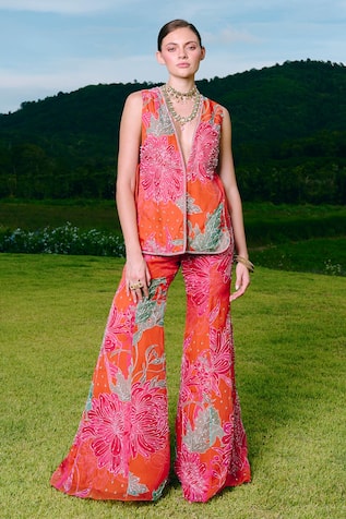 Charu And Vasundhara Floral Embroidered Kurta Pant Set 