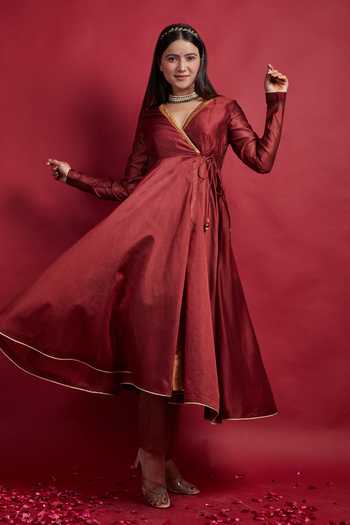Vinusto Maroon Flared Anarkali & Pant Set 