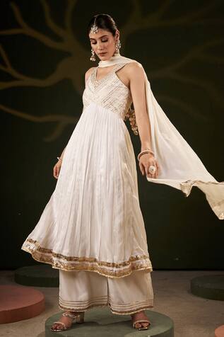 Muskann Kapadiaa Ivory Gota Patti Kurta Pant Dupatta Set 