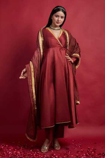 Vinusto Maroon Flared Anarkali Set 