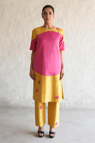 Saksham & Neharicka Chand Bibi Applique Kurta Set 