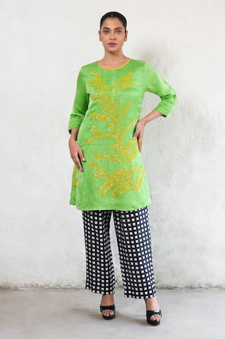 Saksham & Neharicka Hand Embroidered Green Kurta 