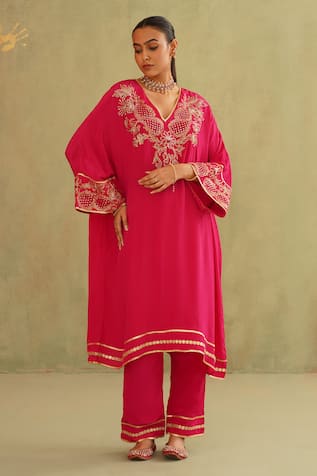 Midori By Sgv Hot Pink Embroidered Kaftan Set 