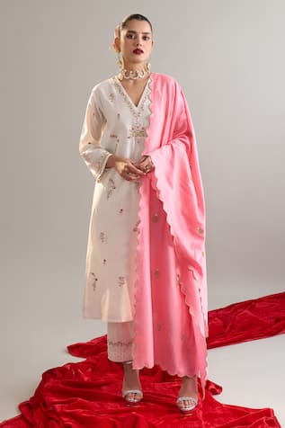 Anantaa By Roohi X AZA Floral Embroidered Kurta Pant Set 