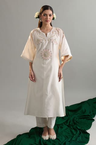 Anantaa By Roohi X AZA Embroidered Off White Kaftan & Pant Set 