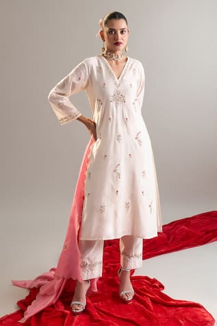 Anantaa By Roohi X AZA Embroidered Off White Kurta & Pant Set 