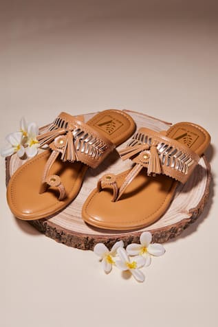 Kolhita Beige Kolhapuris 
