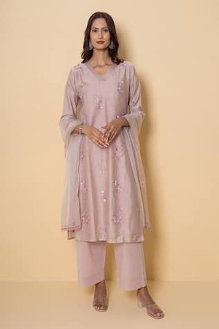Kameez Bare Blush Embroidered Chanderi Suit Set 