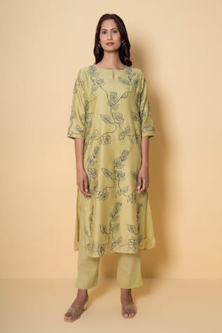 Kameez Soft Pistachio Embroidered Kurta Set 