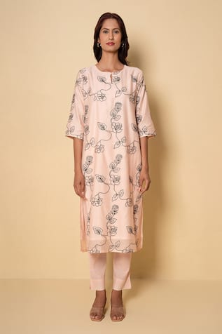 Kameez Embroidered Chanderi Kurta Set 