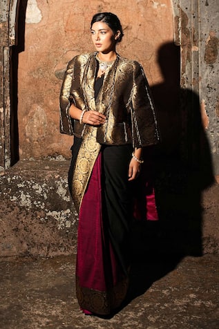 Label Anshu Khathuria Rani Red Brocade Designer Saree Set 