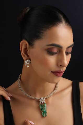 Swabhimann Emerald Hasli Necklace Set 