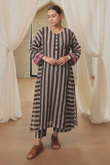 Rekha Agra Black Striped Kurta Set 