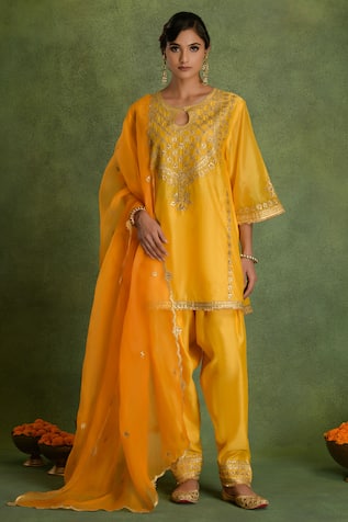 saina kapoor Yellow Chanderi Choga Kurta Set 