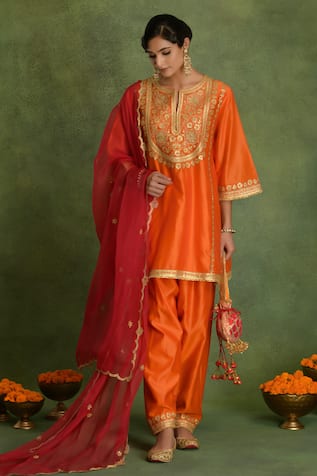 saina kapoor Orange Chanderi Choga Kurta Set 