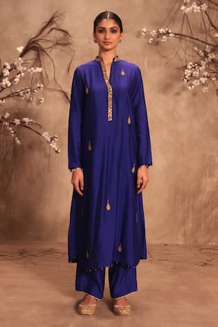 Label Niti Bothra Embroidered Kurta With Pant 