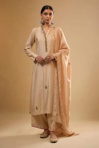Label Niti Bothra Embroidered Kurta With Pant 