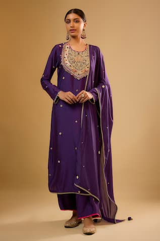 Label Niti Bothra Lotus Yoke Kurta With Pant 