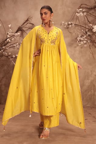 Label Niti Bothra Yoke Embroidered Kurta With Pant 