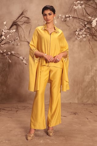 Label Niti Bothra Placement Embroidered Cape With Pant 