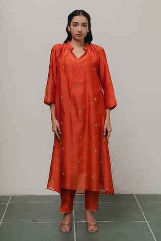 KAJAL AGRAWAL Aryahi Embroidered Kurta Set 
