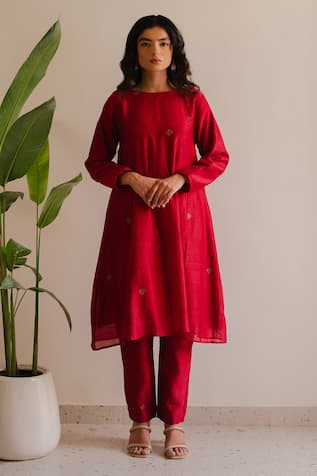 KAJAL AGRAWAL Nihara Embroidered Kurta & Trouser Set 