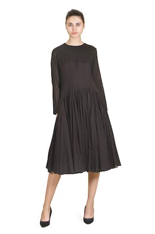 Samant Chauhan Bare Black Dress 