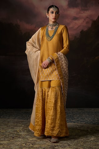 Swatti Kapoor Firoz Floral Print Kurta Set 