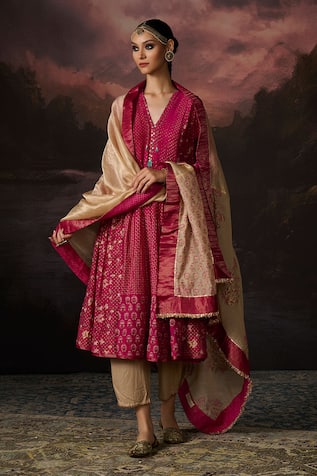 Swatti Kapoor Zoya Woven Kurta Set 