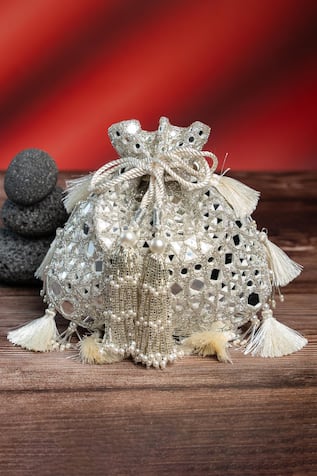 Nayaab By Sonia Aynali Abla Silver Potli 