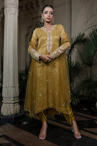 Farha Syed Yellow Hand Embroidered Kurta Set 