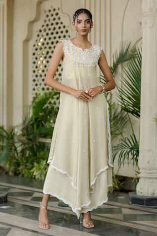 Farha Syed Ivory Beige Hand Embroidered Kurta Set 