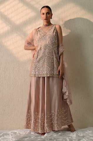 Ohh Crow Hand Embroidered Kurta Set 
