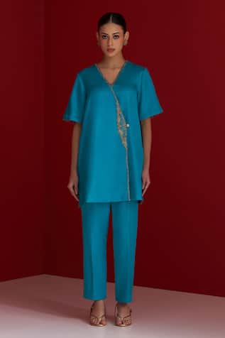 Sitaraa Ameya Cerulean Blue Embroidered Kurta With Pant 