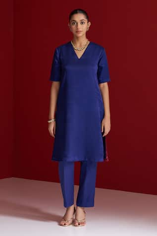 Sitaraa Kanchana Blue Embroidered Kurta With Pant 