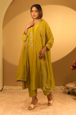 BO Tree Nadia Thread Embroidered Kurta Set 