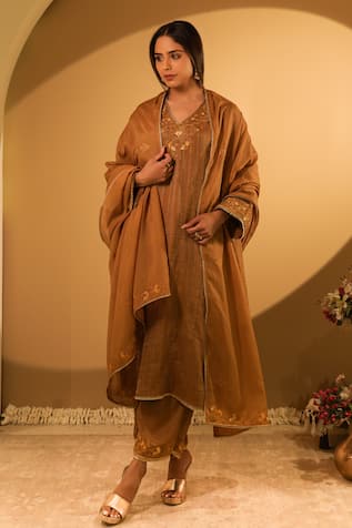 BO Tree Mayra Thread Embroidered Kurta Set 