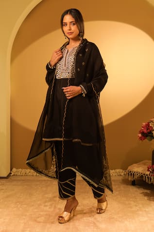 BO Tree Hamza Zardozi Embroidered Kurta Pant Set 