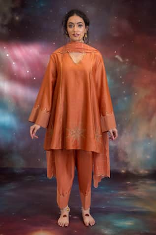 Kacha Tanka Rooh Embroidered A-Line Kurta Set 