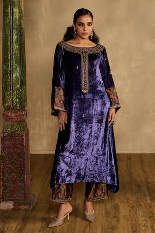 Reeti Arneja - Theklub Neel Banjara Embroidered Kurta Set 