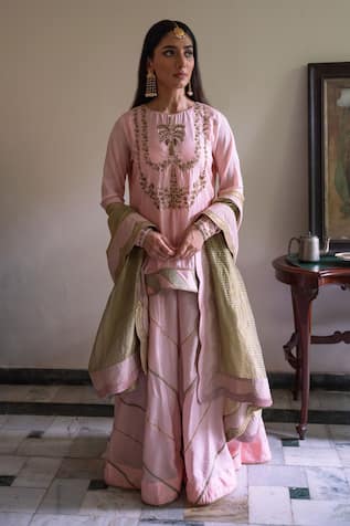 Shorshe Clothing Maala Embroidered Kurta With Gharara 