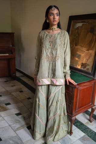 Shorshe Clothing Maala Embroidered Kurta With Gharara 