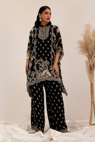 Surkh Syahi Gulshan Kaftan Set 