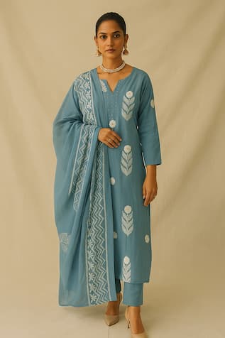 Thee Modern Roots Printed Kurta Set 