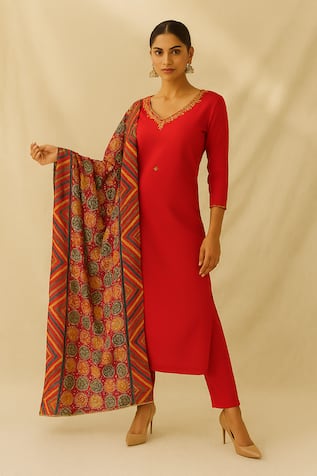 Thee Modern Roots Printed Kurta Set 