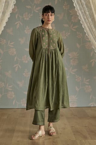 Kritika Dawar Maira Green Bead Embroidered Kurta Set 