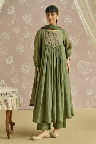 Kritika Dawar Naaz Handwoven Bead Embroidered Kurta Set 