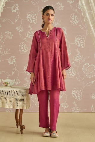 Kritika Dawar Zaina Tissue Hand Embroidered Kurta Set 