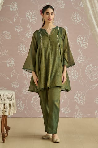 Kritika Dawar Zaina Tissue Hand Embroidered Kurta Set 