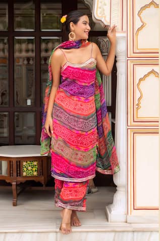 Pomcha Jaipur Georgette Bandhej Gota Patti Kurta Set 